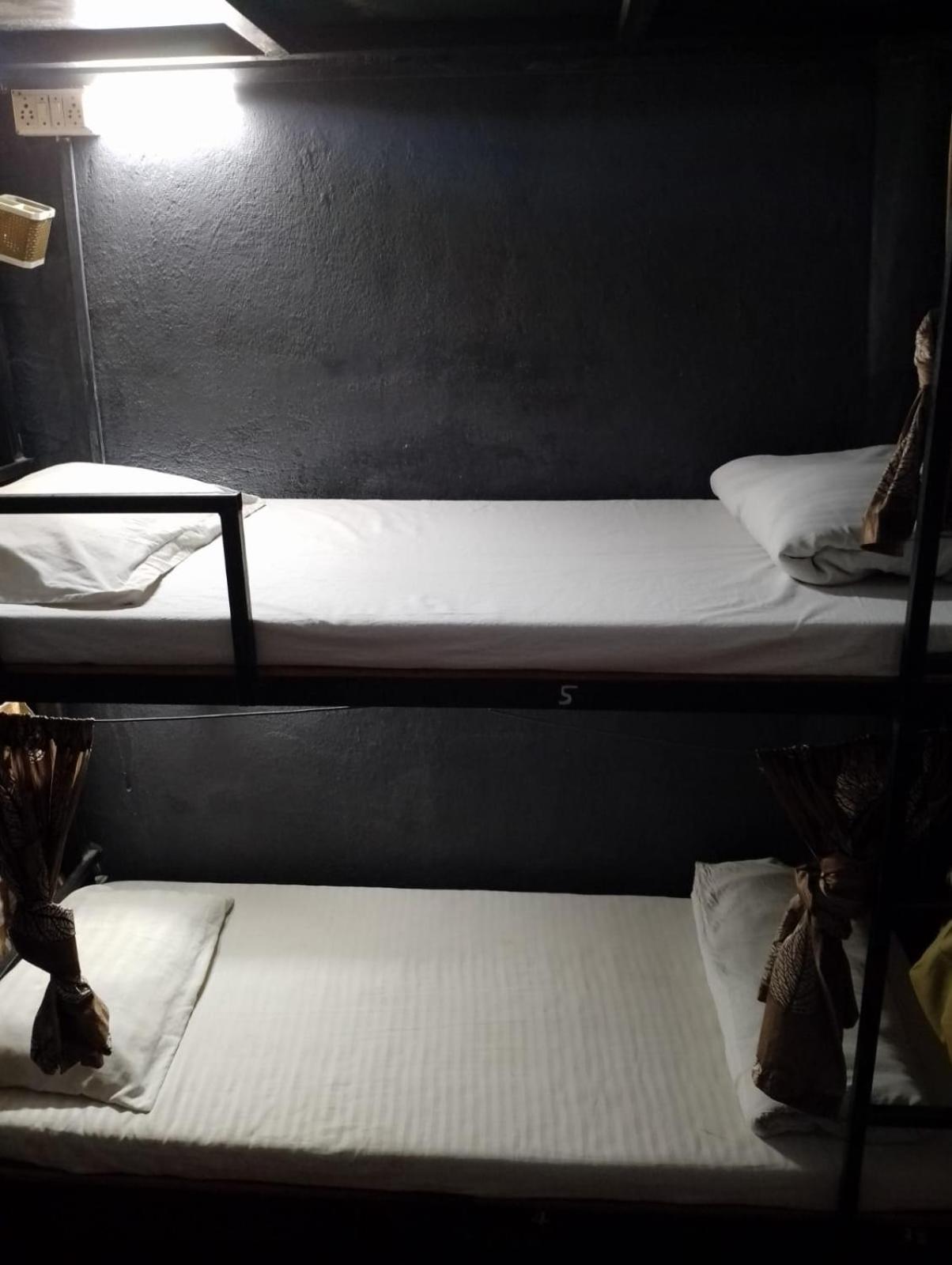 Bapuji Dormitory Hostel Bombay Extérieur photo